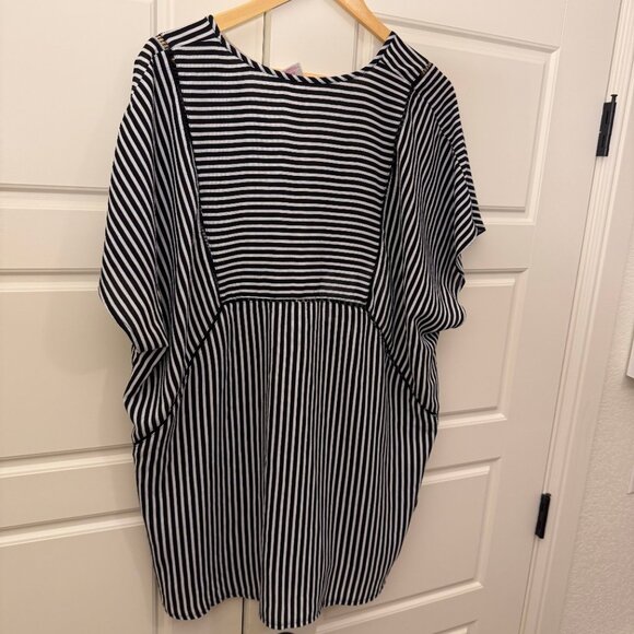 Xhilaration Black White Striped Tunic Top Stretch V-Neckline Short Sleeve Sz XL - Picture 8 of 8